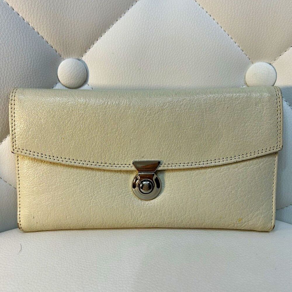 Michael Rome Genuine Leather Women’s Beige Checkbook Wallet Vintage